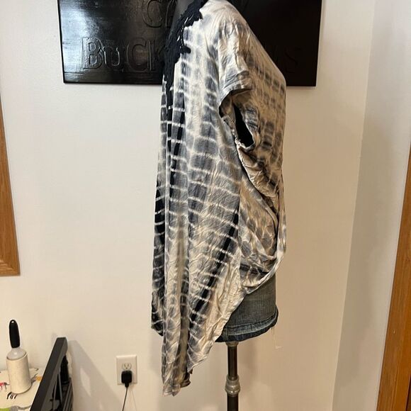 Ella and Kate medium hi low blouse bin s - Picture 2 of 5